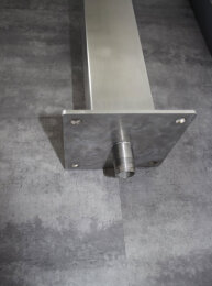 Trinkwassersäule Edelstahl SQS-1030 K240 geschliffen mit Schlauchhalterung Halbmond und zusätzlichen Zulauf (1 Stück)