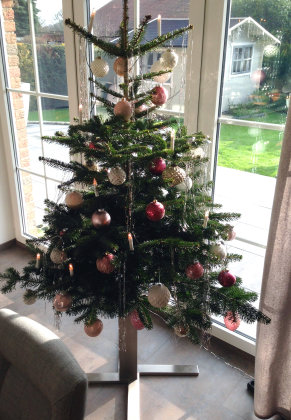 Premium Christbaumständer aus Edelstahl V2A